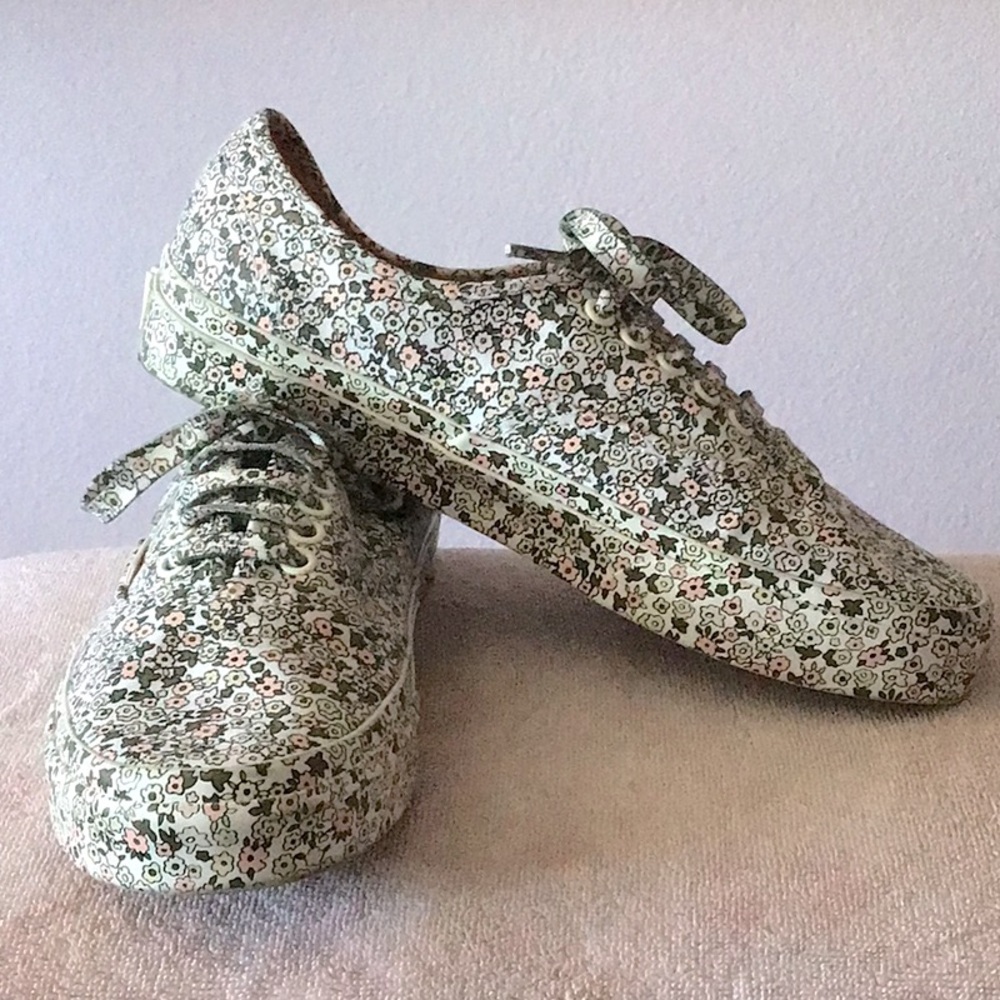 Floral vans